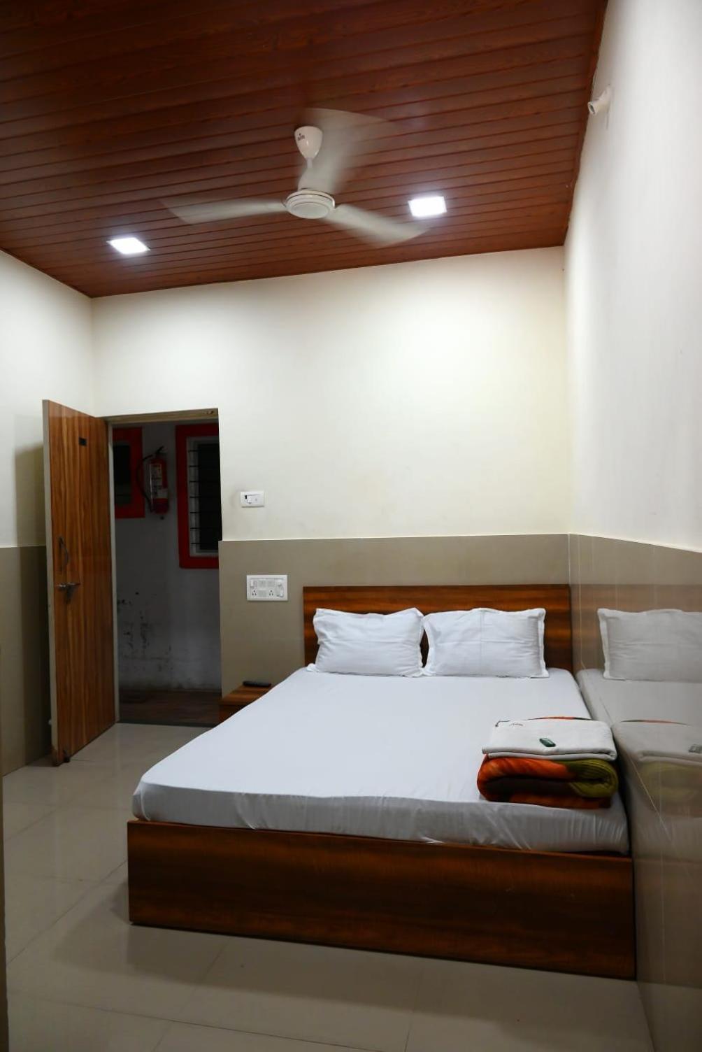 P P Lodging Pune Exterior foto