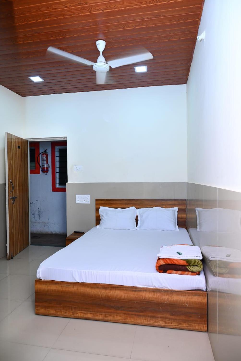 P P Lodging Pune Exterior foto